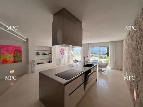 Three-Bedroom Ground Floor Apartment in an Exclusive Residence with Private Garden and Direct Access to the Pool in Porto Cristo — photo 1