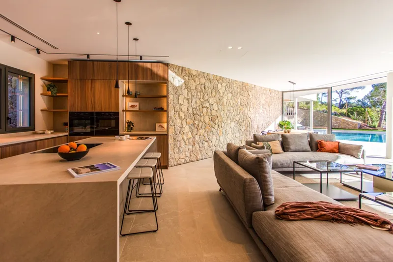 Sophisticated five-bedroom contemporary villa for sale in Port d’Andratx — photo 10