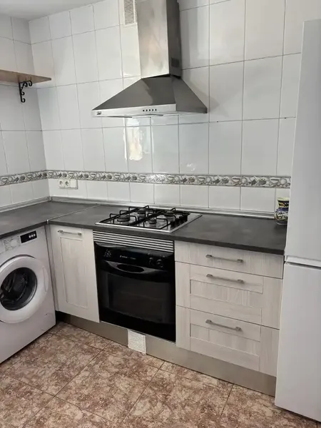 Se alquila acogedor chalet de estilo rústico de 110m construidos , ideal para quienes buscan tranquilidad, comodidad y espacio, tanto para v — photo 4