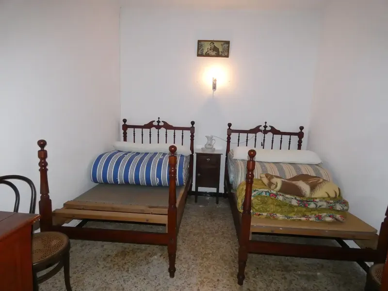 Large typical Mallorcan house for sale in the emblematic village of Petra. The property with about 270 m², built on two floors and another 10 — photo 9