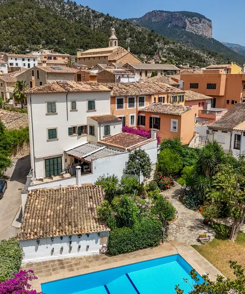 Exclusive Property with Private Garden in the Heart of Alaró: Boutique Hotel or Luxury Residence — photo 2