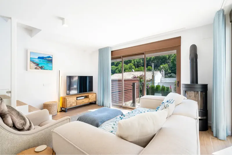 Located in the charming coastal village of Cala San Vicente. — photo 4
