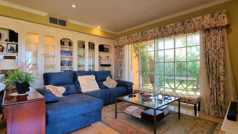 VE-JHRE034 – 5-bedroom family villa with tourist rental license, large garden and pool — photo 10