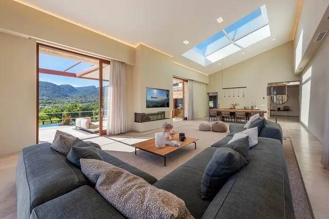 Contemporary finca with pool and panoramic mountain views for sale in Alaró, Mallorca — photo 8