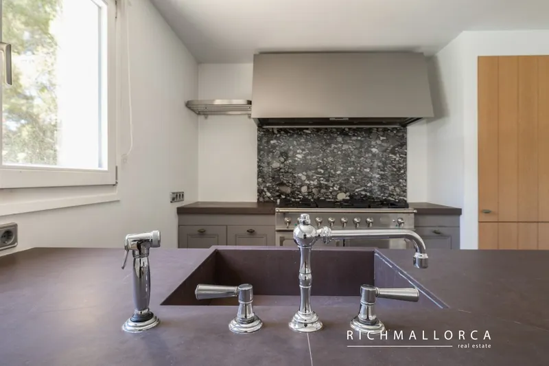 Villa with pool and large garage for several cars in Sol de Mallorca — photo 8