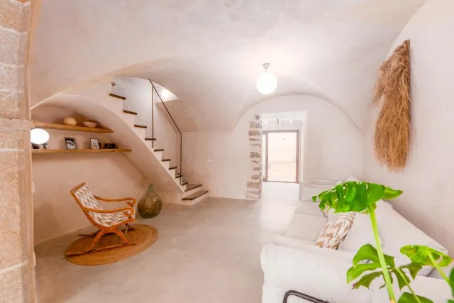 Charming fully renovated historic town house with pool for sale in Alaro, Mallorca — photo 4