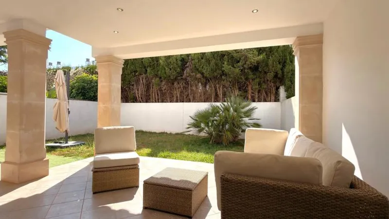 Townhouse in Llucmajor — photo 1