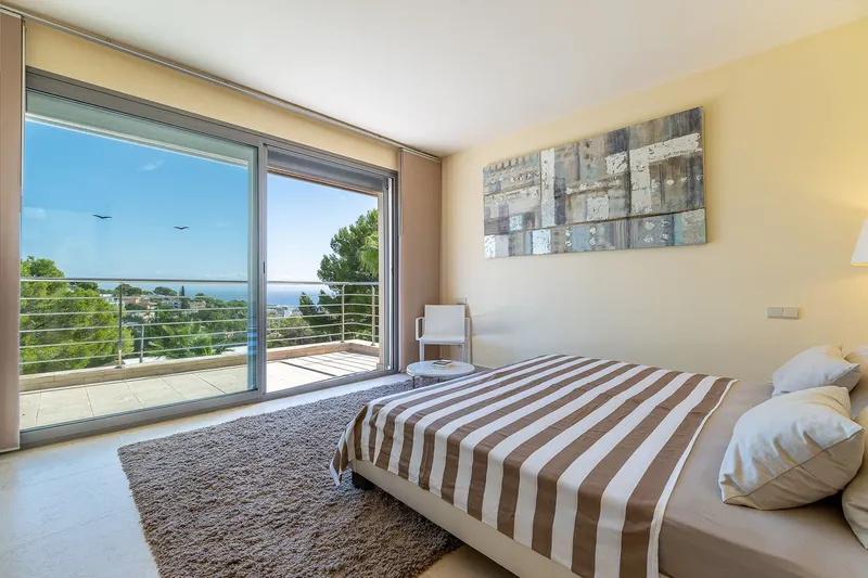 Bright luxury villa with fantastic views in a prime location — photo 12