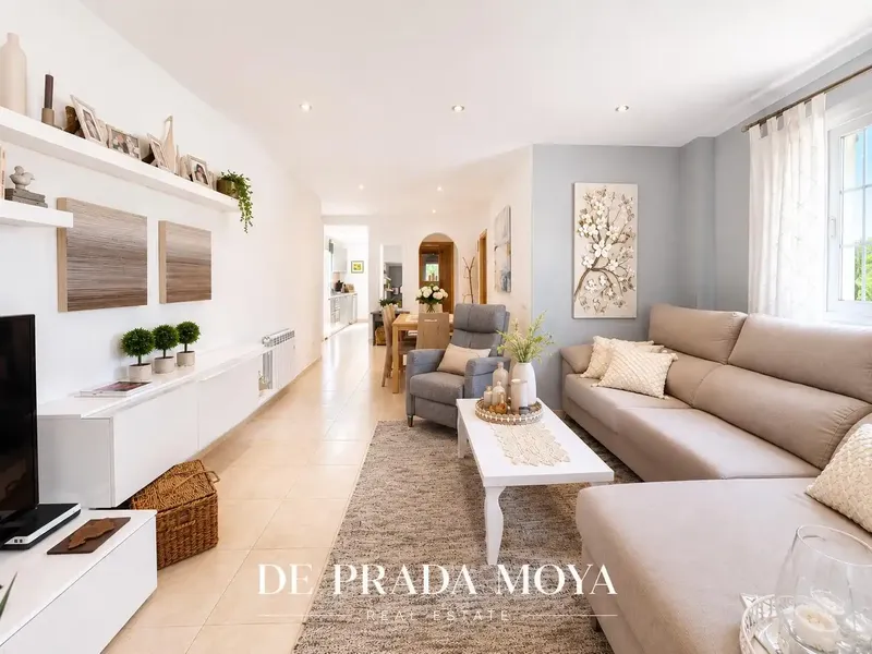 Light, Tranquility and Mediterranean Views in Es Pas de Vallgonera — photo 11