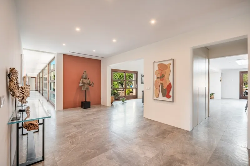 Modern country house with private equestrian facilities near Palma — photo 11
