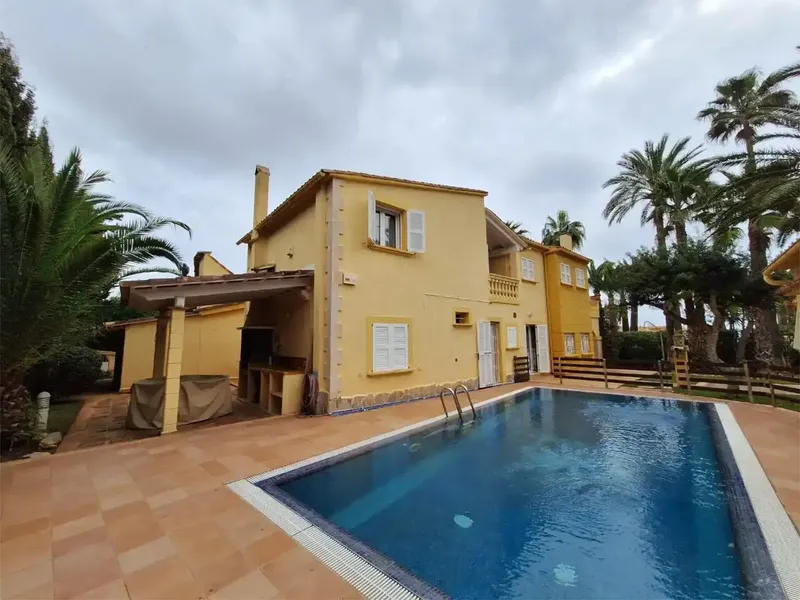 Fabulosa villa en segunda línea de mar y con vistas desde la segunda planta. — photo 4