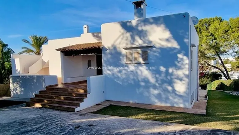 Chalet on the front line of the Marina of Cala D'or with ETV — photo 3