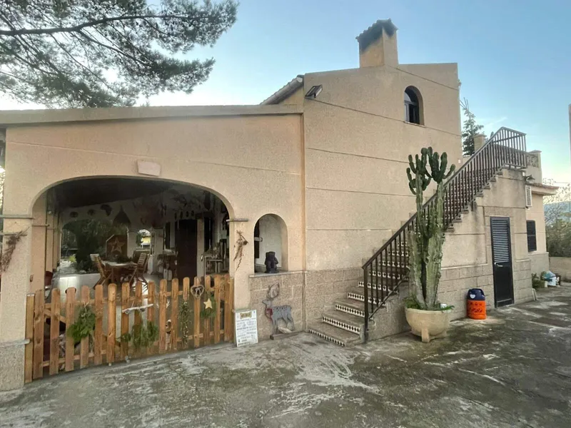 2.500m² Finca mit 5 Zimmern, 2 Bädern & Apartment zu kaufen — photo 3