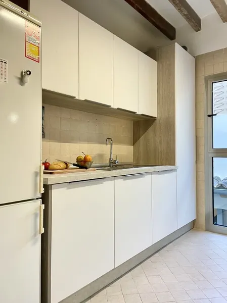 Temporary Professional Rental - Two-bedroom apartment with several balconies — photo 11