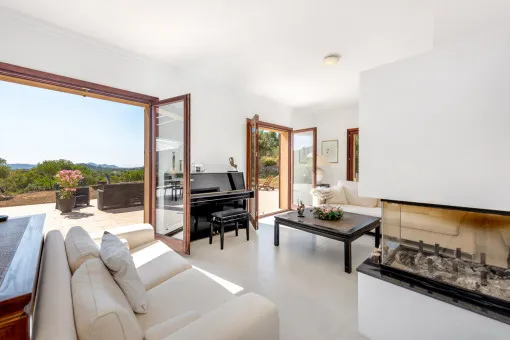 Arta, beautiful finca with sea views and pool as well as guest house near Arta — photo 11