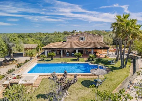 Estate in Campos — photo 1