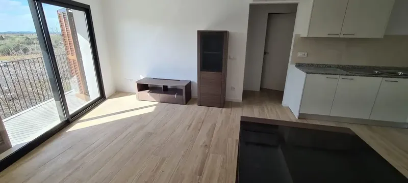 Bonito Piso en Primera Planta - Obra Reciente Reformada. — photo 3