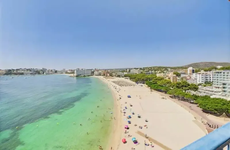 Penthouse on the front line with impressive sea and beach views in Palmanova — photo 11