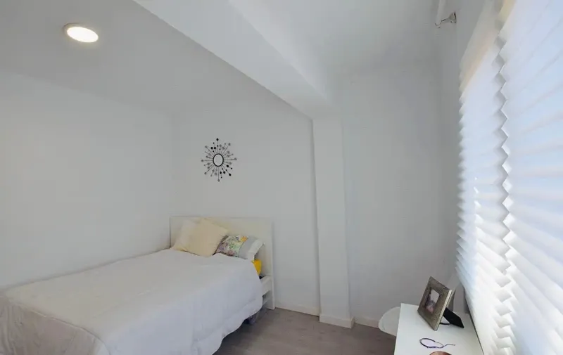Discover this cozy and bright fifth-floor apartment of 75 m², a home with great potential and a comfortable, functional layout. It has 3 — photo 9