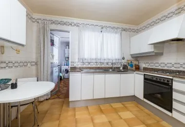Spacious flat with parking included on Calle Aragón — photo 10