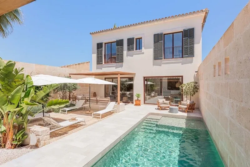 Charming townhouse in the heart of Ses Salines, with rooftop terrace and panoramic views — photo 1