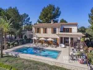 Country house with pool, guest houses, rental license and wonderful view in Porreres — photo 1