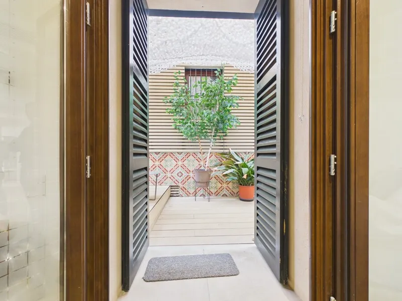 Modern and Unique Three-Bedroom Apartment in a Refurbished Palace near Born and Jaime III — photo 8