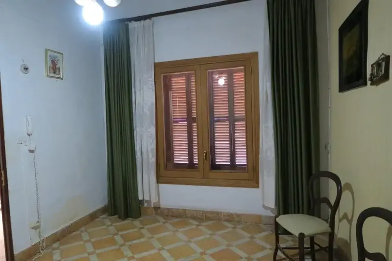 House in the town centre, with all kinds of services, with many possibilities. — photo 7