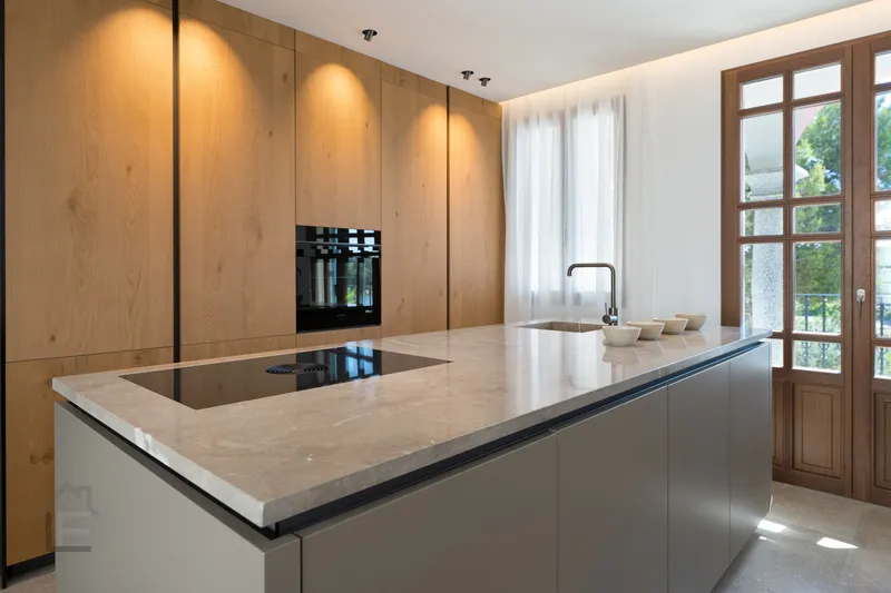 Stylish completely renovated townhouse on the first sea line in the old town of Portocolom — photo 8