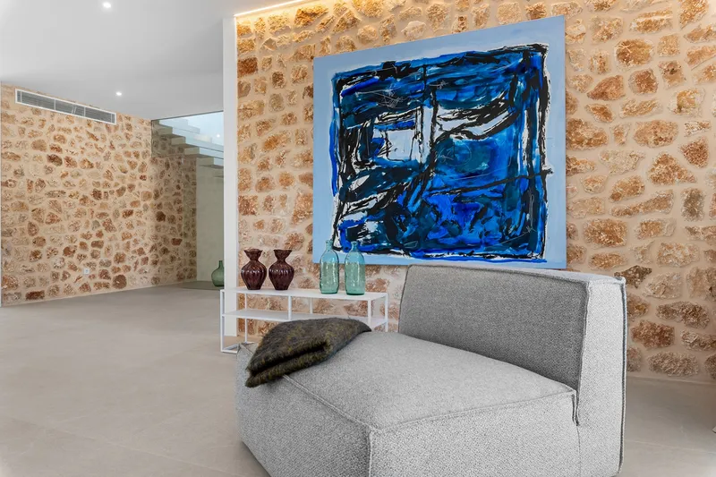 Exclusive designer villa with pool and sea views near the beach — photo 8
