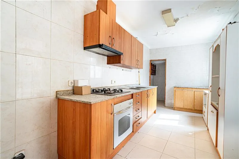A 526 m² stately home on a plot of approximately 575 m² in the historic centre of Llucmajor — photo 4