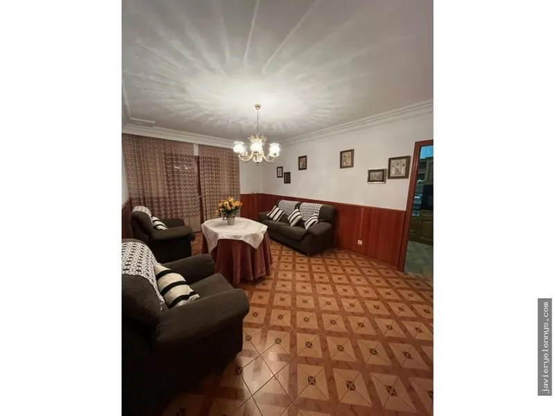 Rental of penthouse on Calle de l'Arquitecte Gaudí — photo 5
