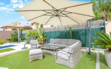 Stylish semi-detached house with pool & garden - carport — photo 3