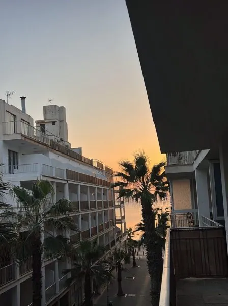 Beautiful 3-room apartment in top beach location for rent — photo 1