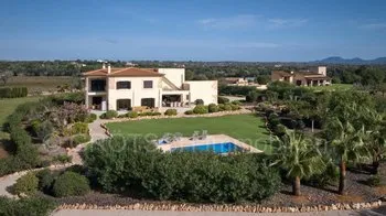 379571: Like-new Finca in Urban Location with Pool — photo 6