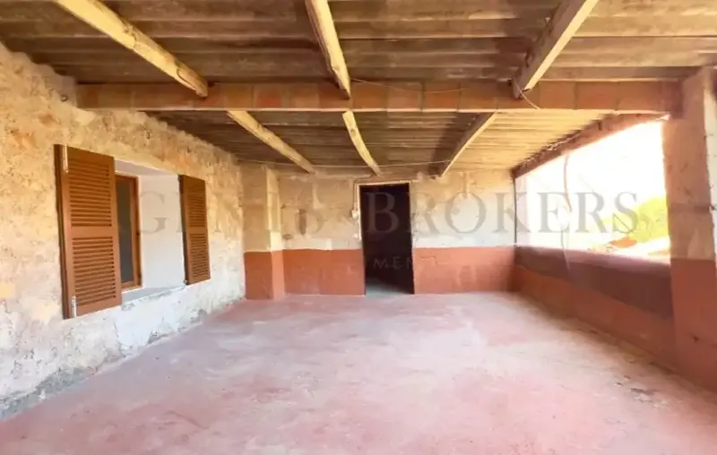 A&R Gestión Inmobiliaria presenta esta amplia casa con gran potencial de reforma situada en pleno centro de Son Servera. — photo 5