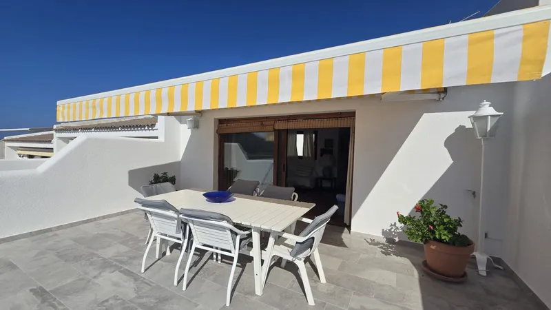 Townhouse with sea views — photo 1