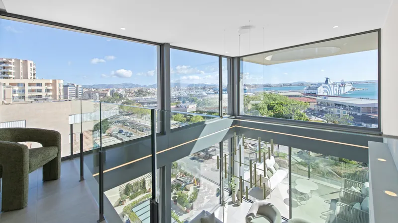 Spectacular duplex penthouse on the Paseo Maritimo with fantastic sea views — photo 6