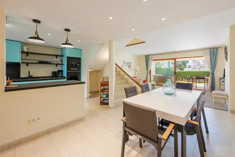 This elegant home enjoys an ideal location in the prestigious and sought-after area of Bellresguard, just steps from the emblematic Pas — photo 6