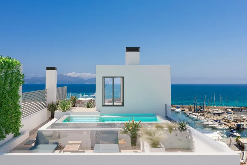 Exclusive duplex penthouse facing the sea with private pool in Can Picafort — photo 1