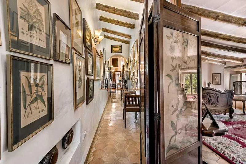 Cozy rustic-style kitchen with solid wood and traditional details in Mancor de la Vall, Mallorca — photo 10