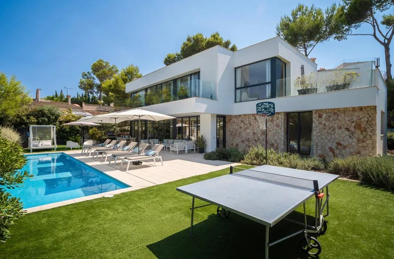 Modern Villa with Pool and Garden in a Prestigious Location in Nova Santa Ponsa — photo 2