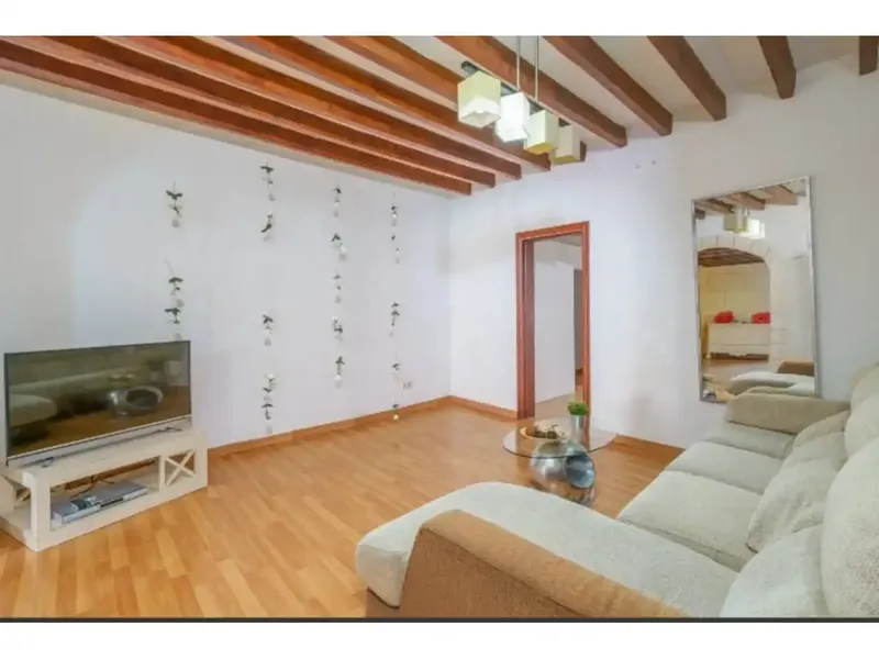 Mallorcan village house with terrace and garage — photo 9