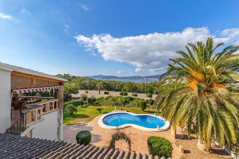 Villa in Santa Ponsa - beautifully landscaped garden with pool — photo 2