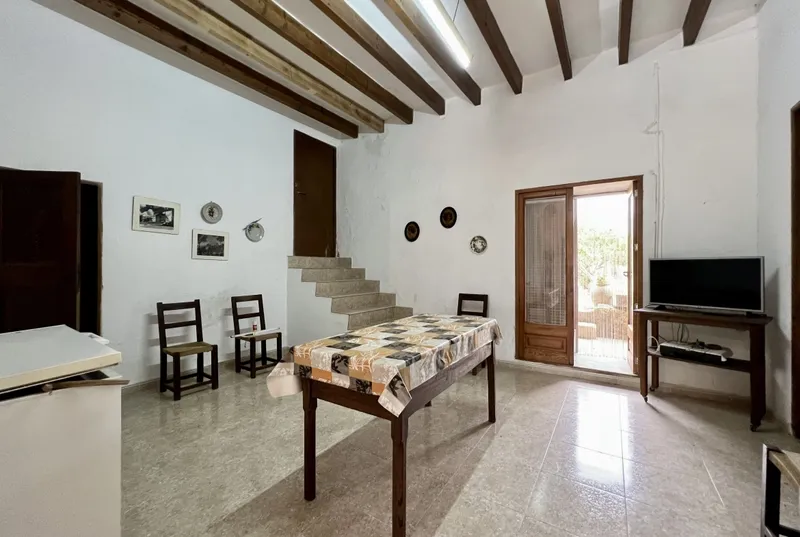 Rustic finca with agricultural outbuildings in Felanitx — photo 4