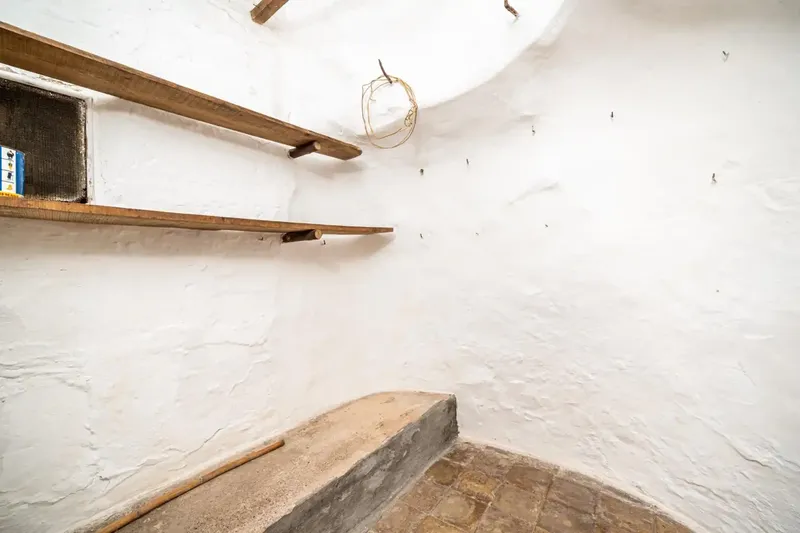 It is a 4-storey house with basement with endless possibilities — photo 12