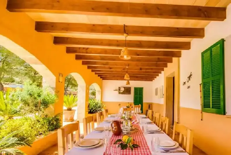 Spectacular property for sale, located in a dreamlike and isolated enclave on a plot of almost 20 hectares between Manacor and Petra. — photo 4