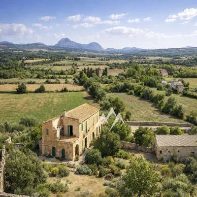 Large Rustic Estate with 172,000 m2 in Manacor — photo 1