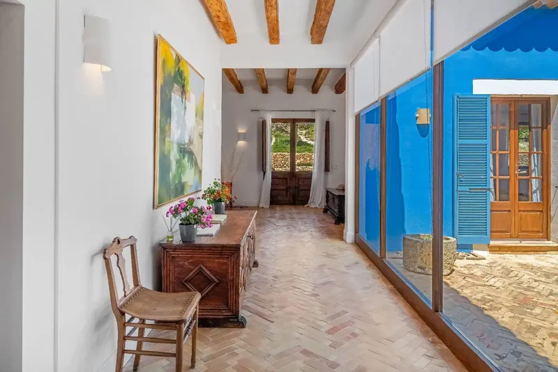 Private and quiet 182,000 m2 finca in Campanet with a 760 m2 newly built high-quality house with antique elements, such as bal — photo 6