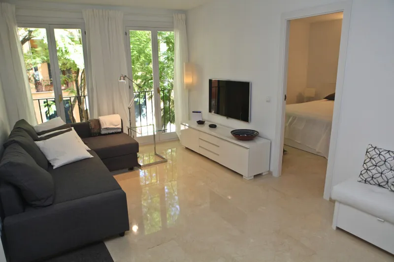 One-Bedroom Furnished Apartment in Central Location in Perfect Condition - Temporary Contract — photo 2
